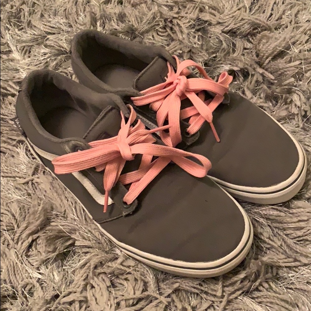 Gray Old Skool Vans with Pink Laces